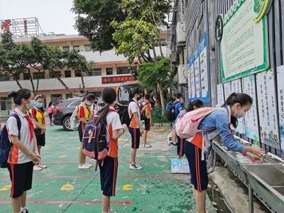 廈門湖里區(qū)44所中小學(xué)復(fù)課 20895名學(xué)生回歸校園