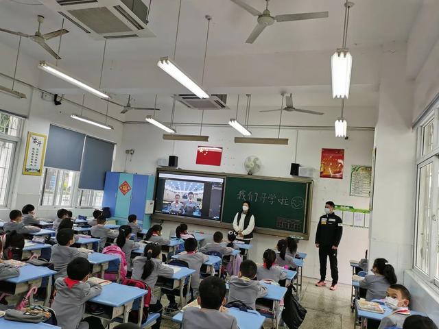 廈門“神獸”歸籠,好嗨喲!記者直擊返校復(fù)課第一天